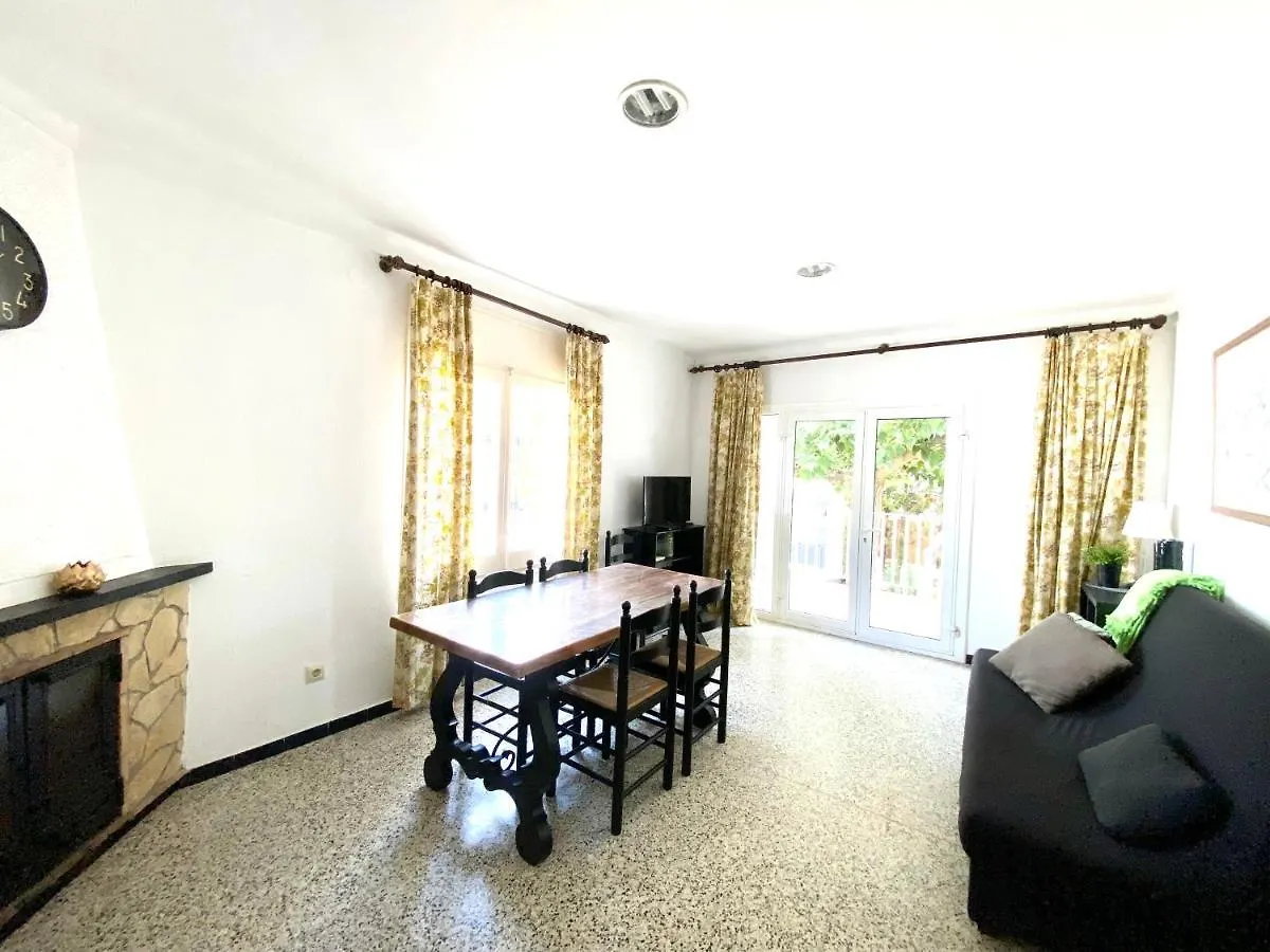 Holiday home Montserrat I L'Escala Spain