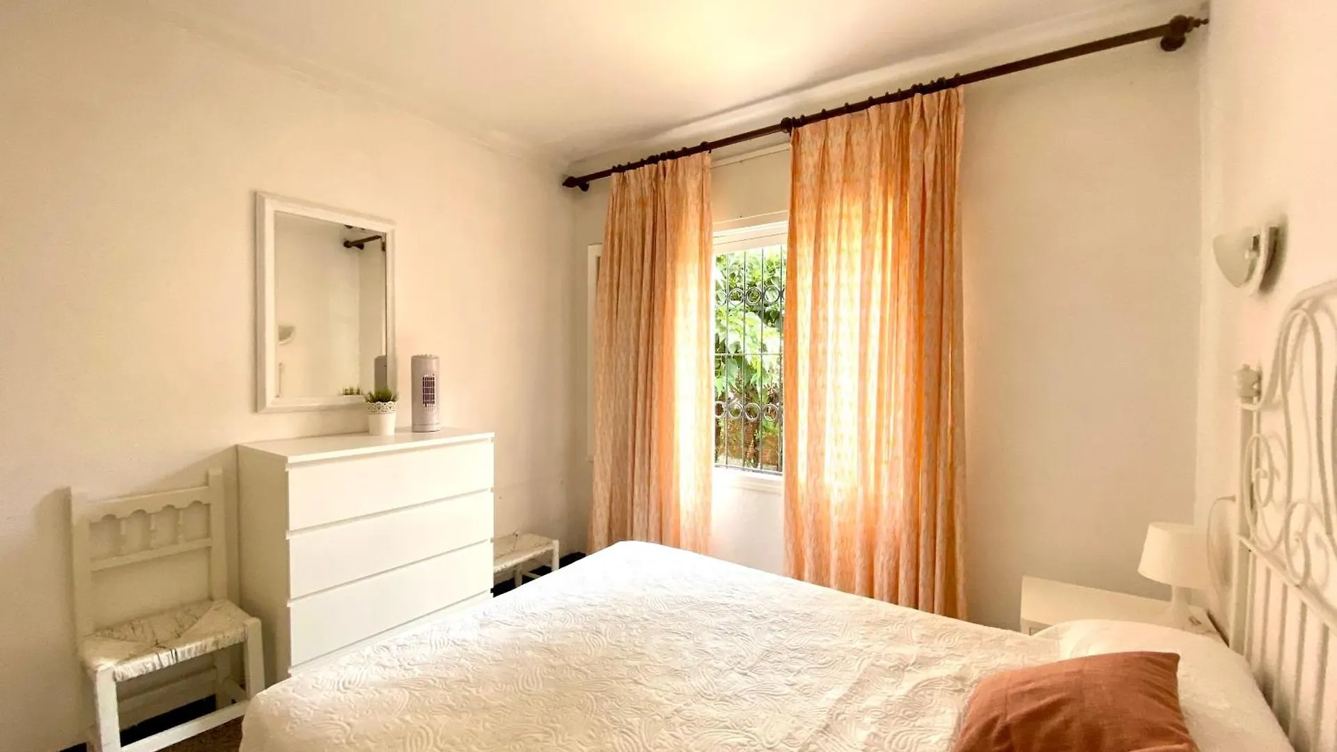 Holiday home Montserrat I L'Escala