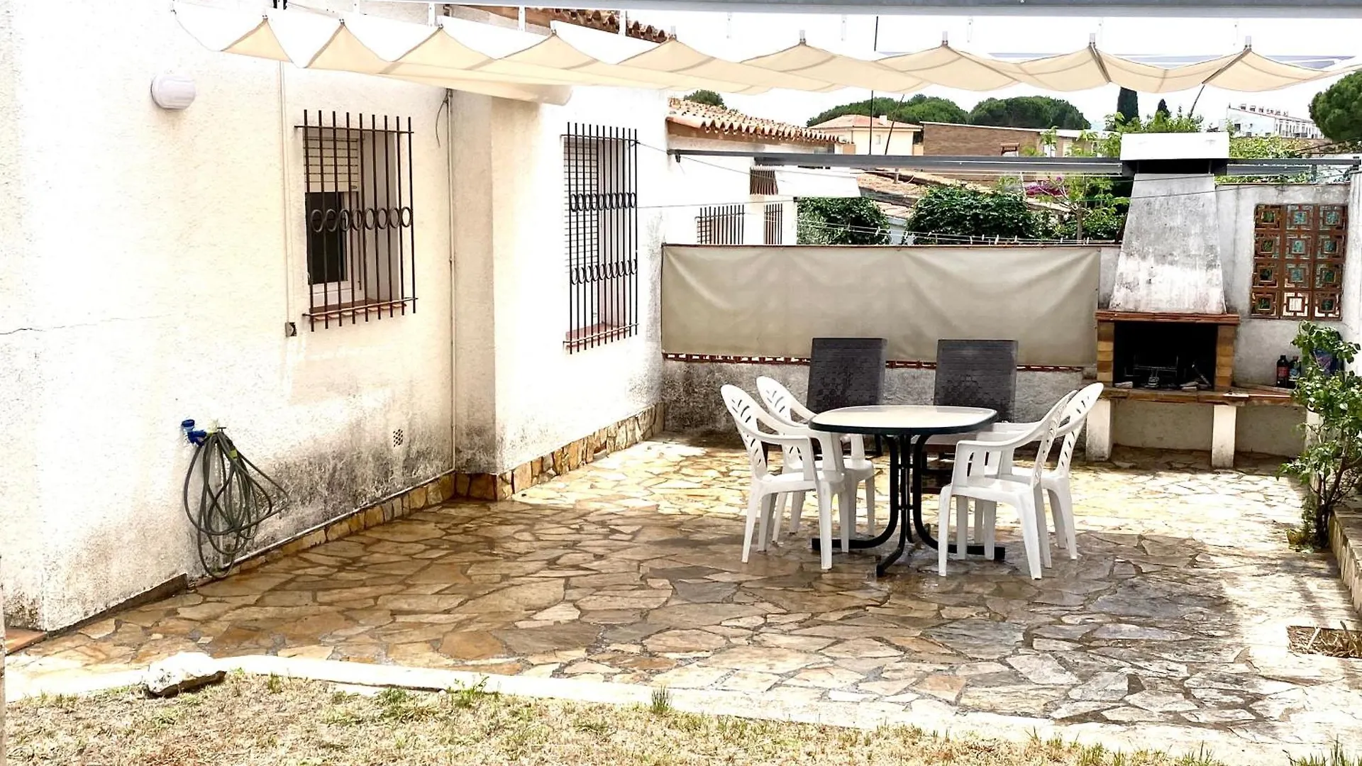 Holiday home Montserrat I L'Escala